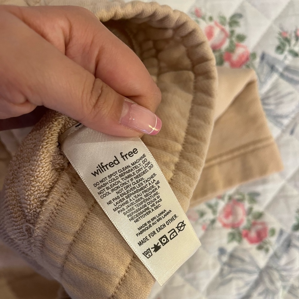 Aritzia Wilfred Free Terry Fleece 5” Sweatshort Beige size Large - Picture 4 of 6